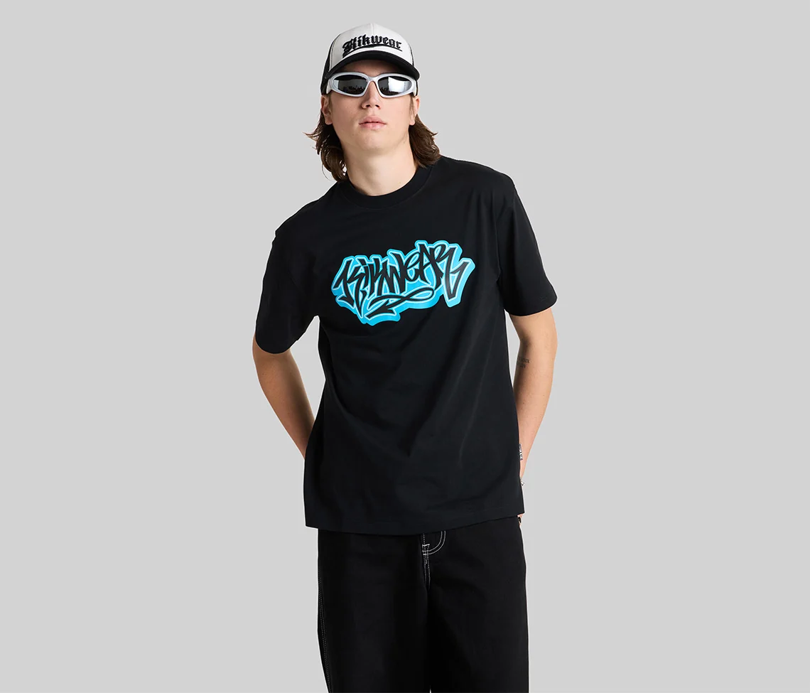 GRAFFITI LOGO GRAPHIC TEE - BLACK