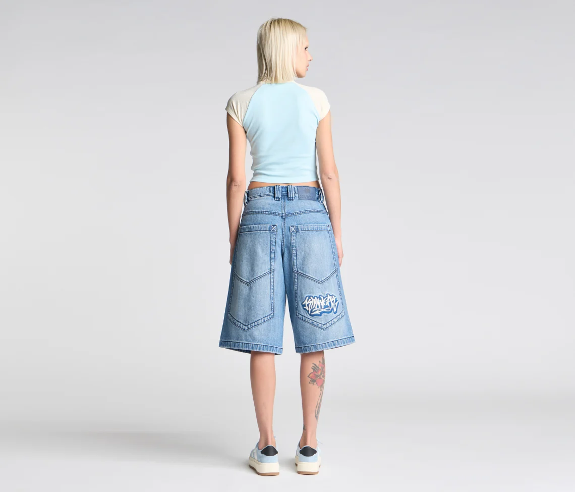 W SUPREME GRAFFITI JORT 15" 90s MEDIUM WASH